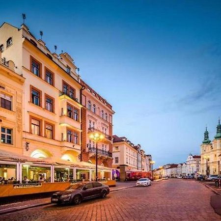 Unique Central Square Business Apt. Hradec Králové エクステリア 写真