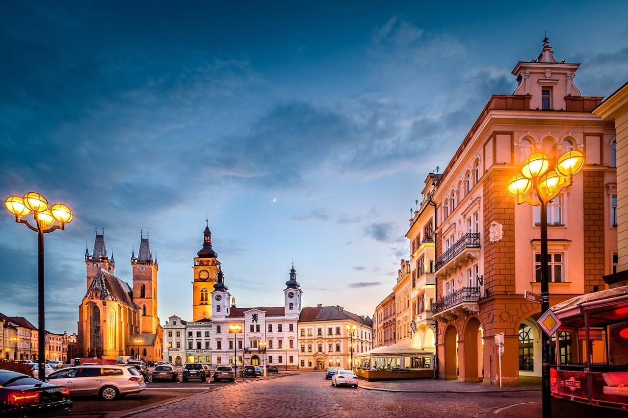 Unique Central Square Business Apt. Hradec Králové エクステリア 写真