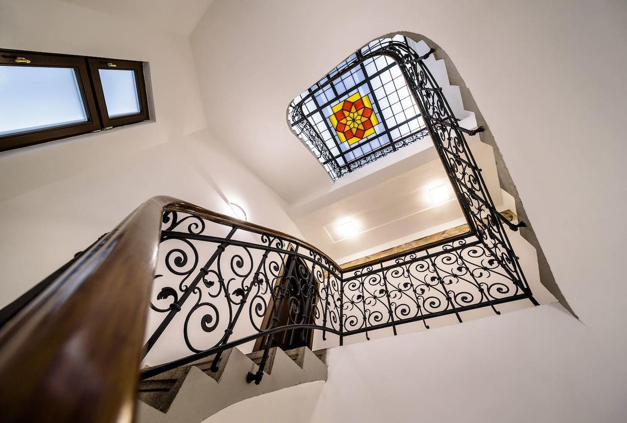 Unique Central Square Business Apt. Hradec Králové エクステリア 写真